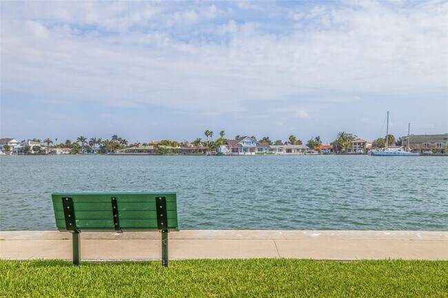 Photo - 400 64th Ave Unit 708