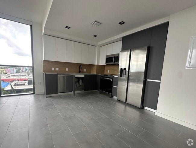 Building Photo - 25 NW 23rd St Unit A1 Rental
