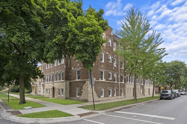 Photo - 3035 W Rosemont Ave Condo Unit 1