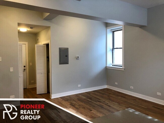 Photo - 356 W Dickens Ave Unit 3