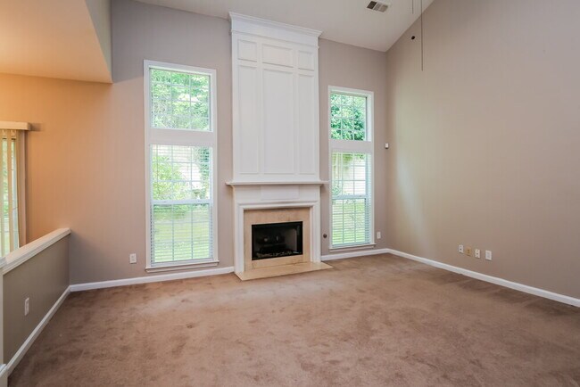 Photo - 745 Friars Head Dr NE