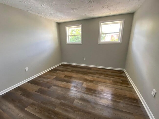 Photo - 1508 Dunns Ln