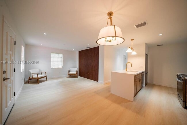 Photo - 1550 S Greenway Dr