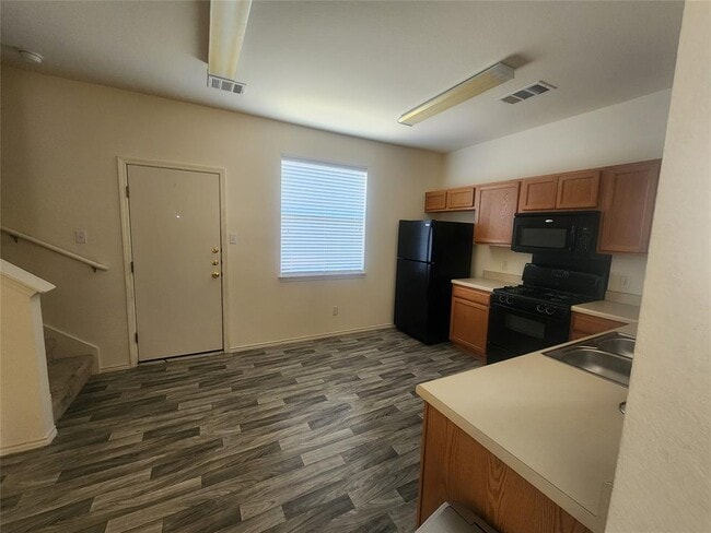 Photo - 14504 Charles Dickens Dr Unit B