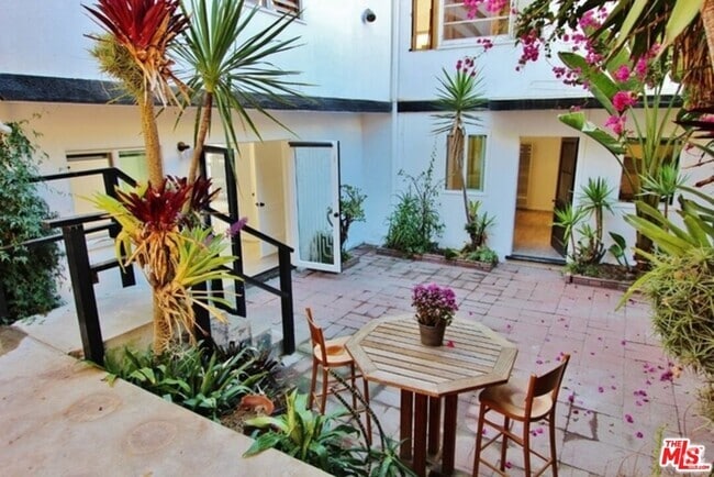Building Photo - 408 Pershing Dr Rental