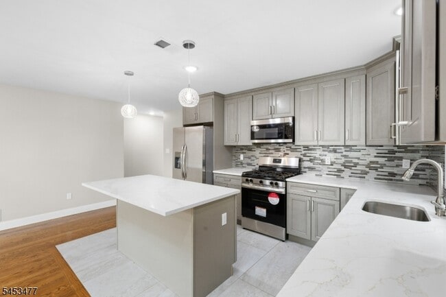Photo - 806 2nd Ave