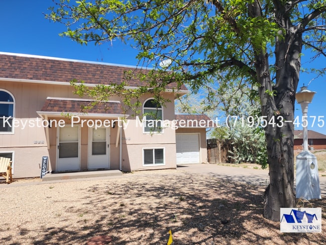 Building Photo - Charming Townhome in Pueblo West – Comfortable & Convenient Living $1300/$1300 Unit 949 S. Honeysuckle Dr.