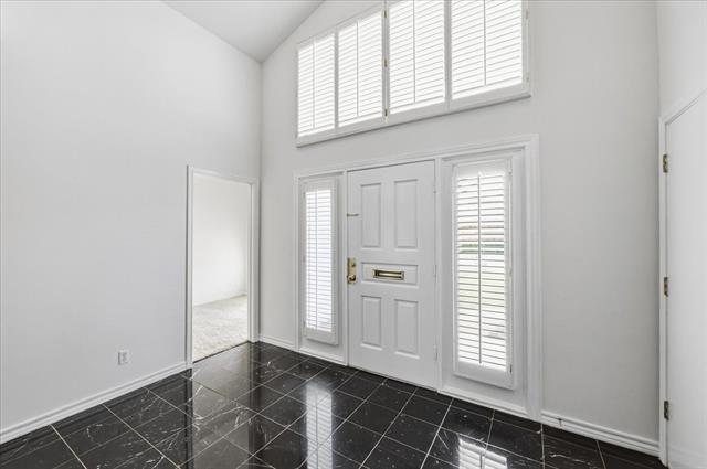 Photo - 22 1 Main Pl