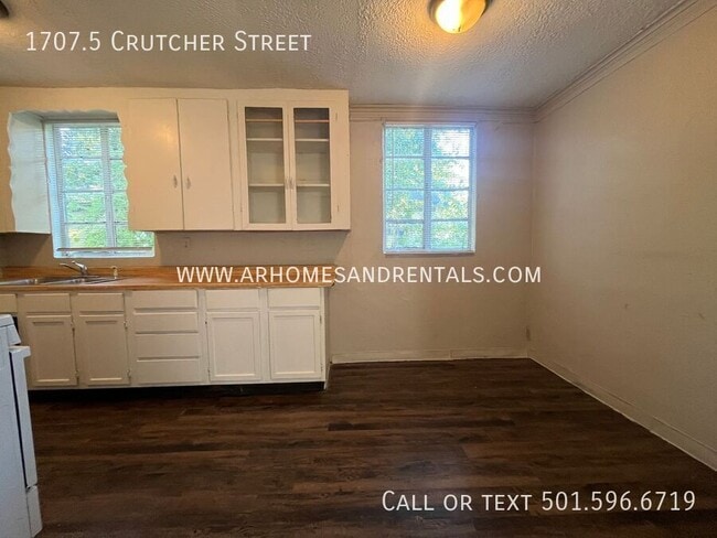 Photo - 1707.5 Crutcher St