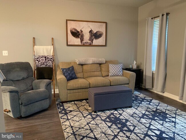 Photo - Charming Townhome-Style Condo with Garage ...
