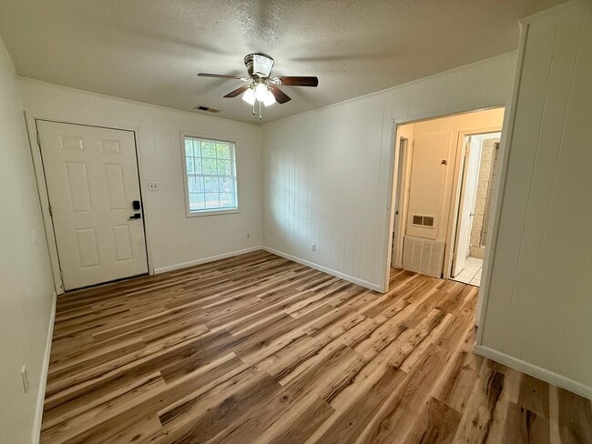Photo - 3705 Griffin St Unit Apt 2