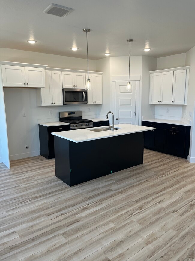 Photo - 1576 W Banner Dr