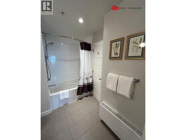 215 W 1st Ave Unit 211