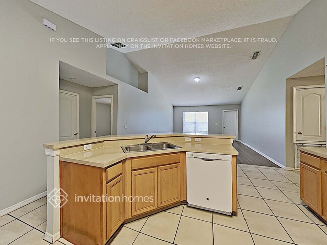 713 Pasteur Ln