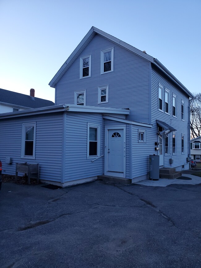 Building Photo - 22 Vincent Ave Unit 1