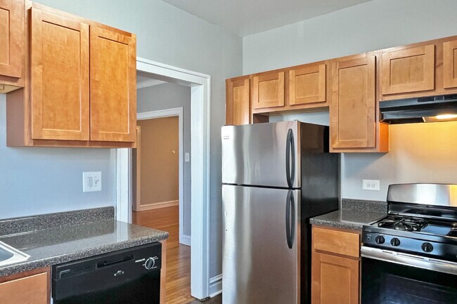 Building Photo - 814-820 S. Austin Blvd. Rental