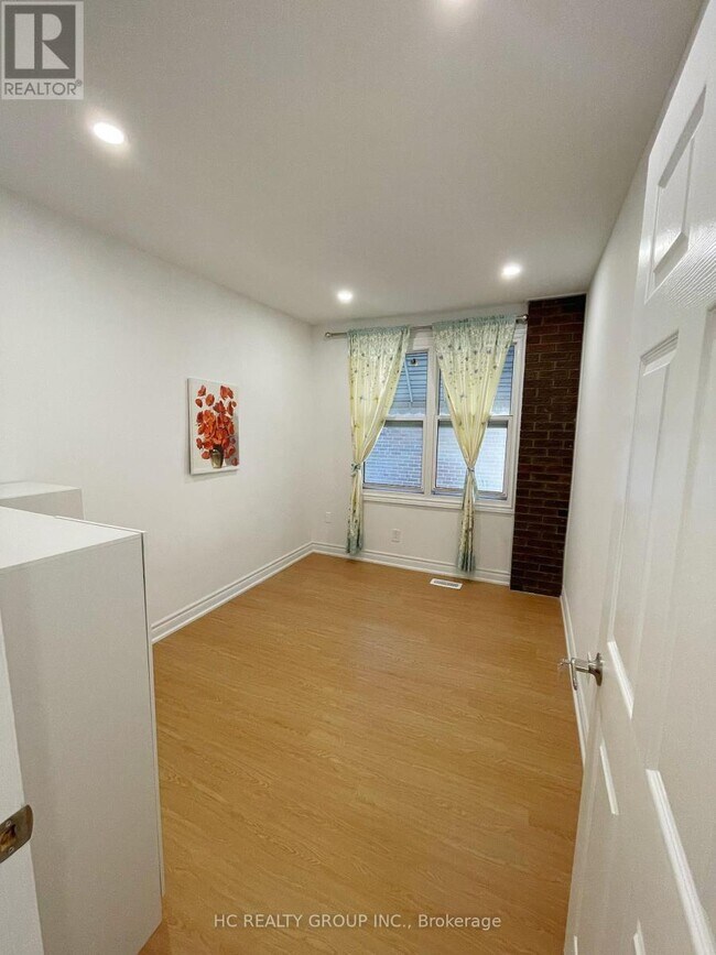 Photo - 48 Torrens Ave