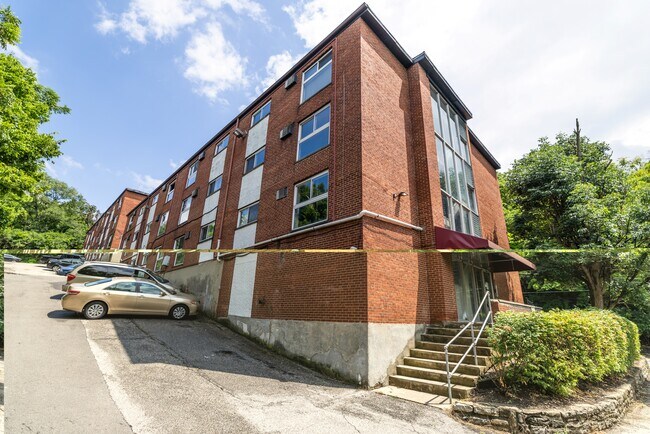 Photo - Straight Street Apartments