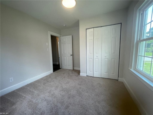 Photo - 728 Bolling St