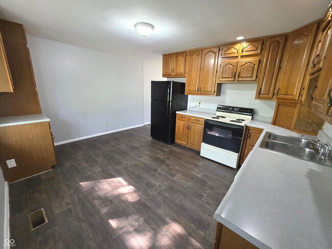 Photo - 2835 N Boehning St