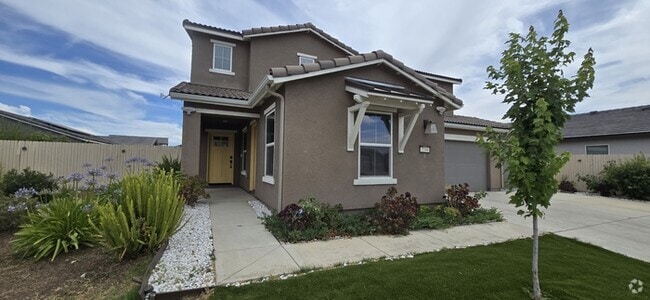 Building Photo - Atwater 5 Bedroom 3.5 Bathroom Home