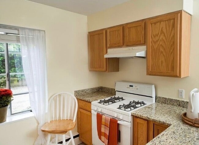 Photo - 160 Waterman St