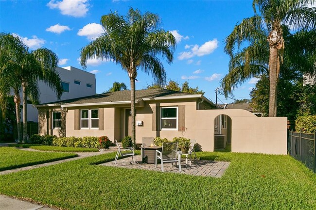 Photo - 432 E Davis Blvd