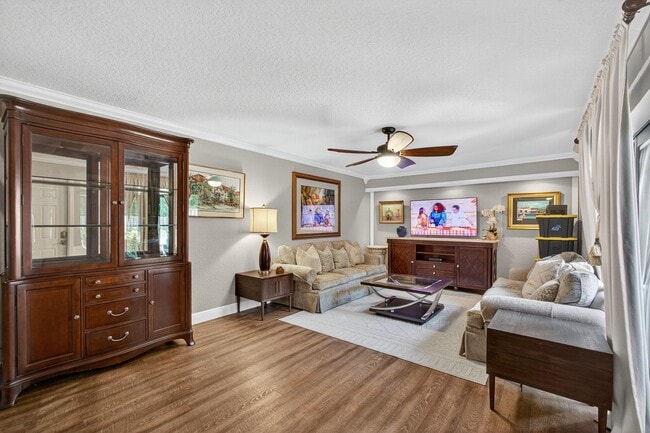 Photo - 4511 45th Way