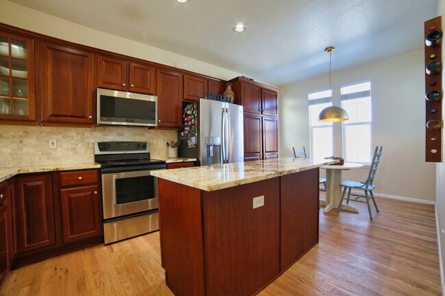 Kitchen - 10926 Brooklawn Rd