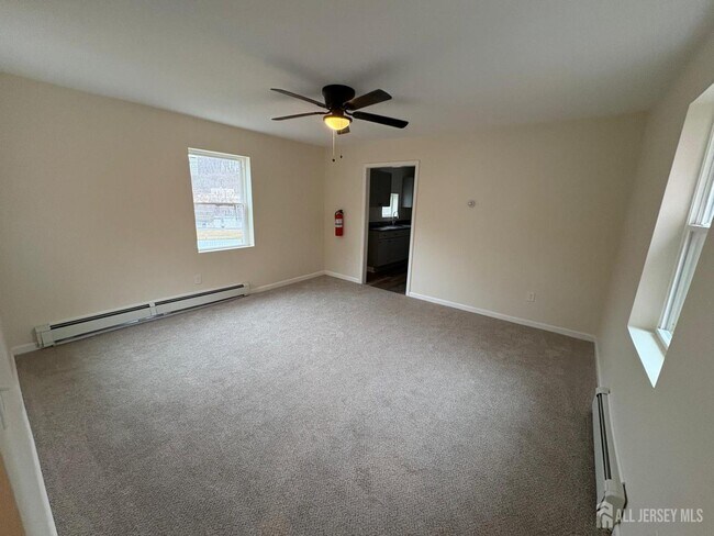 Photo - 786 S Main St