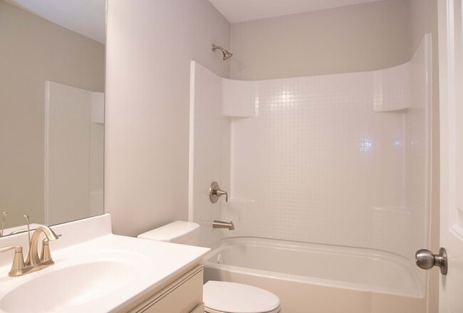 Photo - 1210 Foxcroft Ln