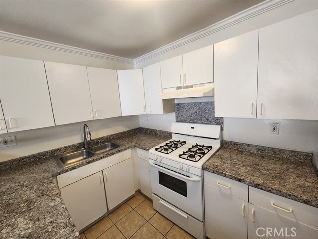Photo - 14006 Vanowen St