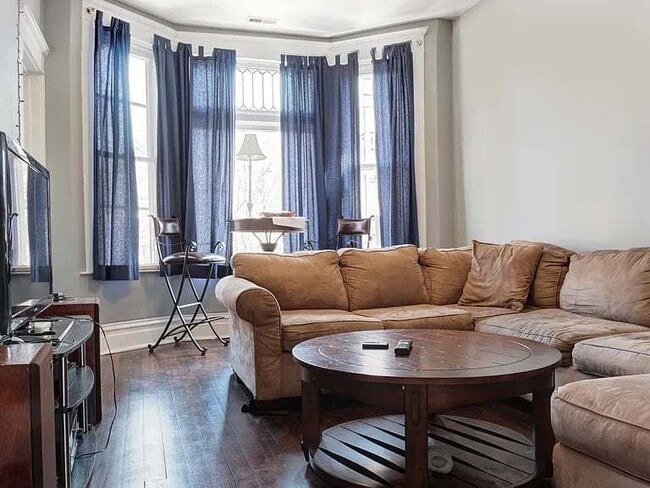 Photo - 2552 N Southport Ave Unit 2F
