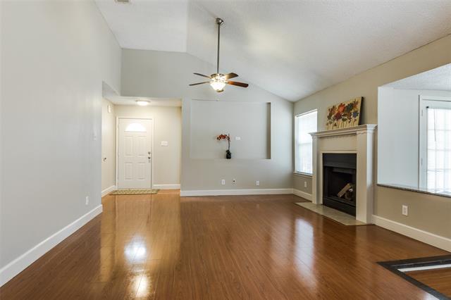 Photo - 1461 Javelin Way