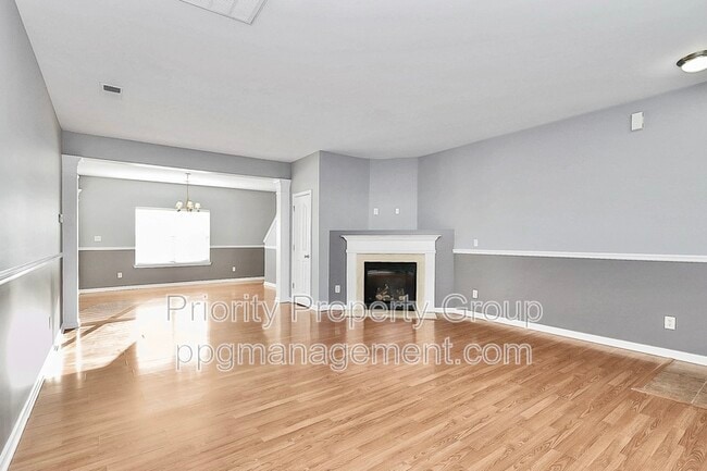 Photo - 610 Latimer Way