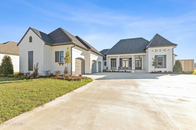 Photo - 109 Trailing Oaks Dr