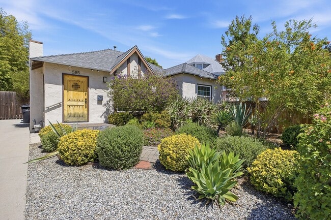 Building Photo - Bright & Beautiful Altadena Home with Private Yard & Bonus Unit