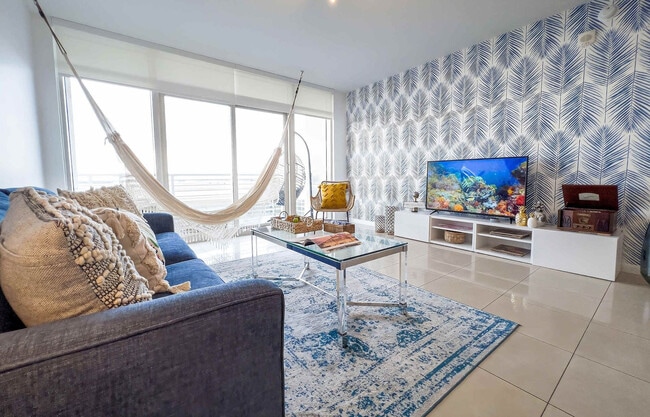 Building Photo - 3256 NE 1st Ave Unit ID1044513P