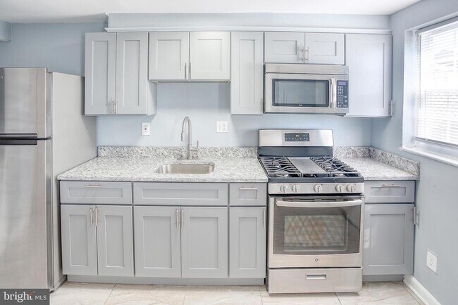 Photo - 819 Aisquith St
