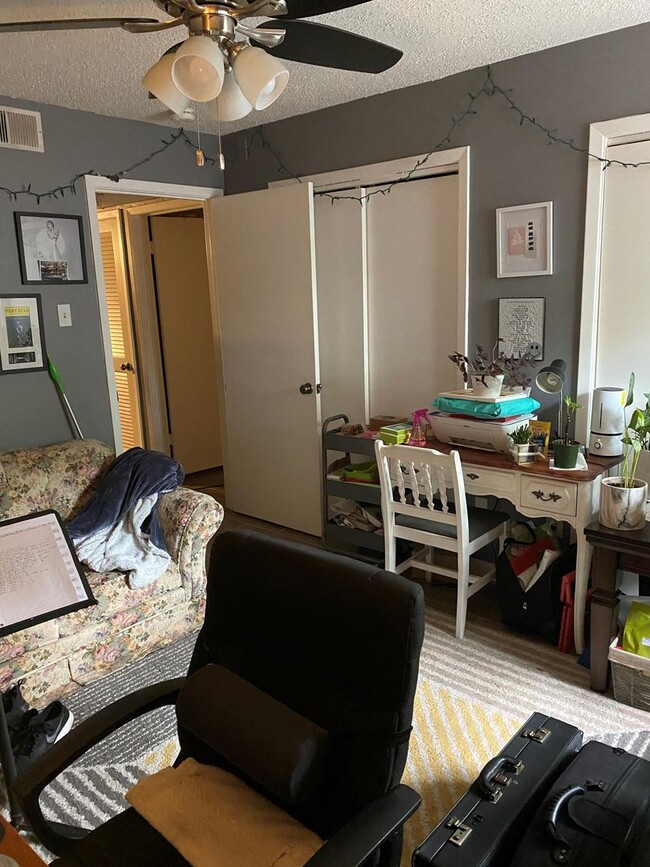 Photo - EL107 Unit EL107