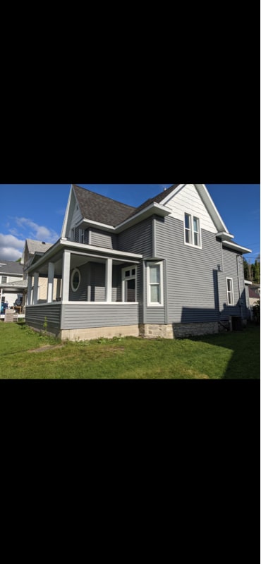 Photo - 711 W Water St