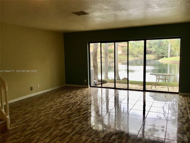 Photo - 4722 NW 82nd Ave