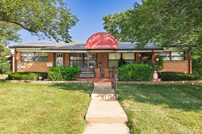 Oficina de arrendamiento - Village Square