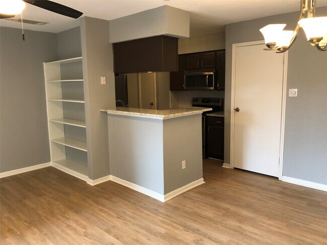 Photo - 10615 Briar Forest Dr Unidad 107