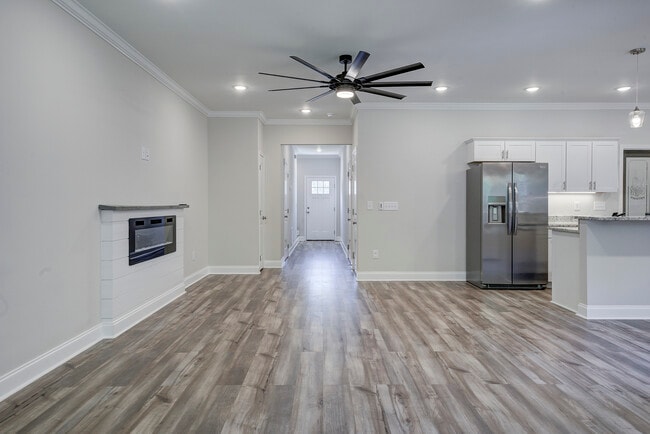 872 Ava Dr