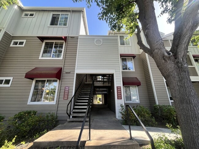 Building Photo - $3,495 | 2 Bedroom 2 Bath Available Now!