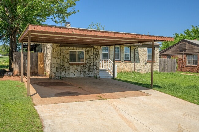 Photo - 713 NE 34th Terrace