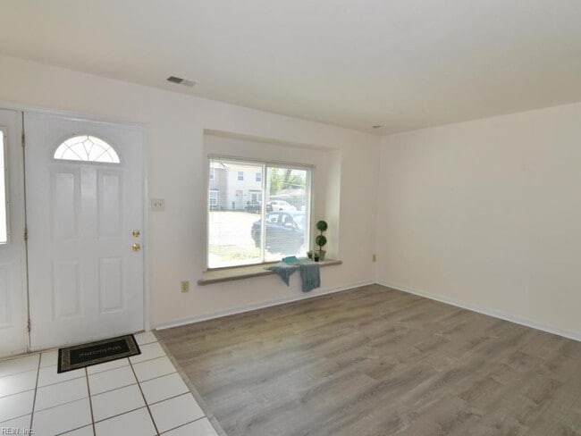 Photo - HILLTOP AREA FOR RENT!