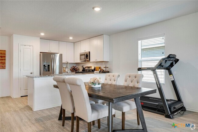 Building Photo - 2907 Whinchat Rental