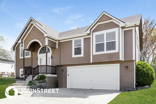 Photo - 205 N Walker Dr